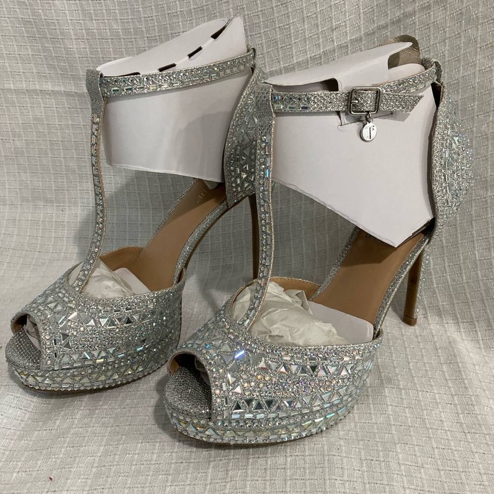 (NIB) Thalia Sodi Women’s Chance Embellished Platform Pumps